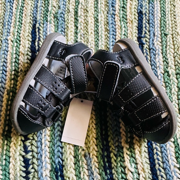 See Kai Run Black Sporty Sandals with Reinforced Stitching - Picture 4 of 6